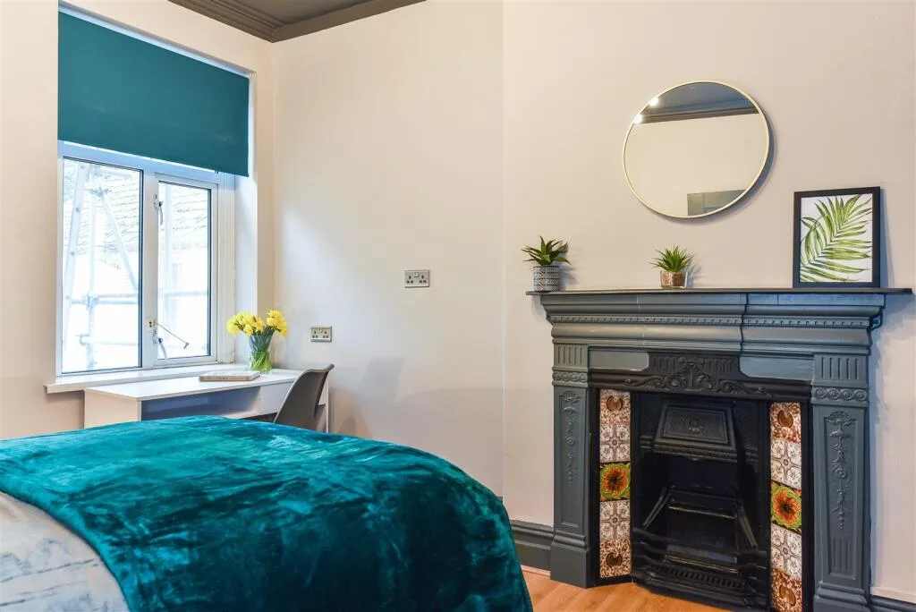 5 bedroom maisonette for rent