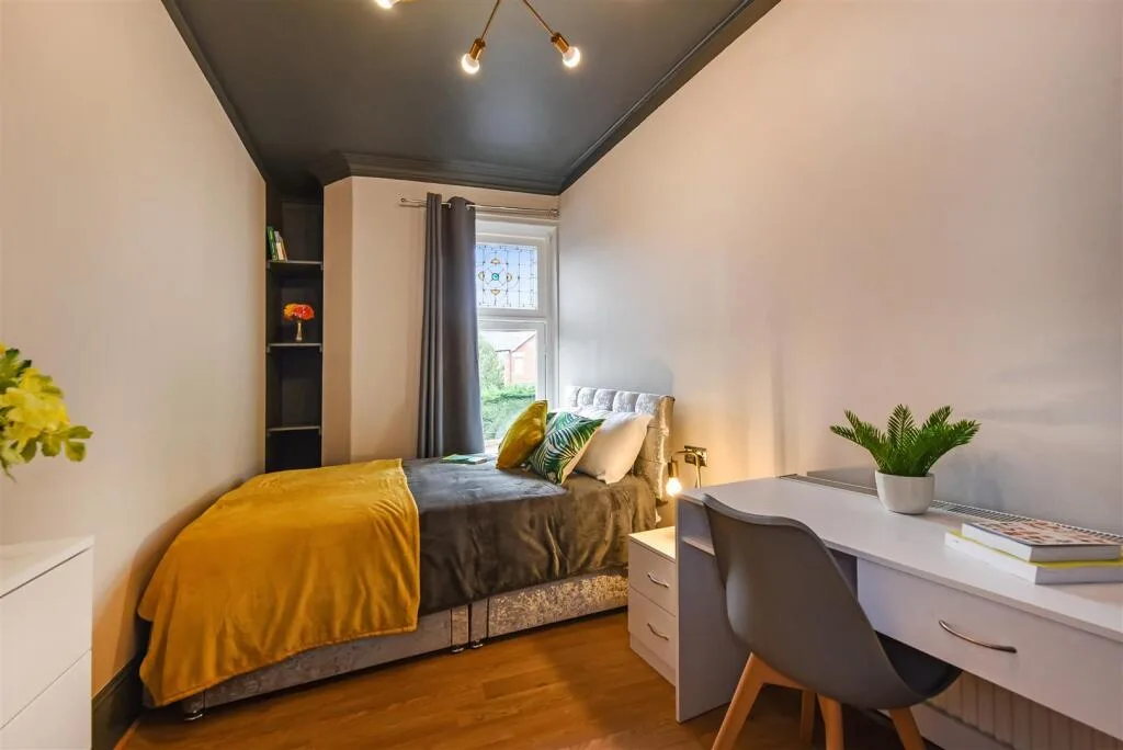 5 bedroom maisonette for rent
