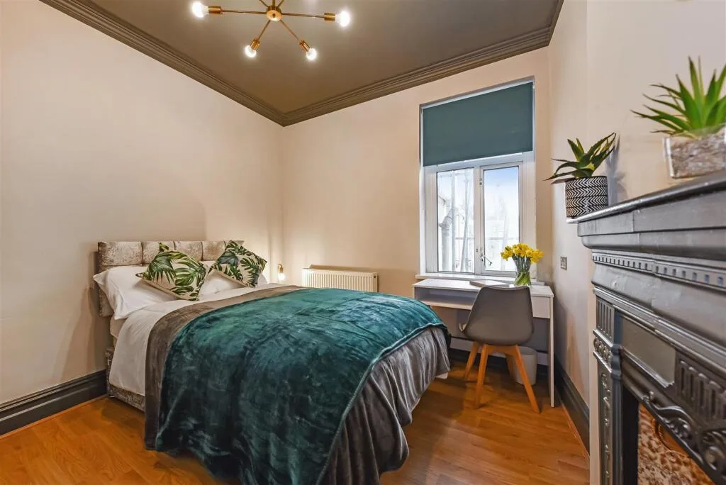5 bedroom maisonette for rent