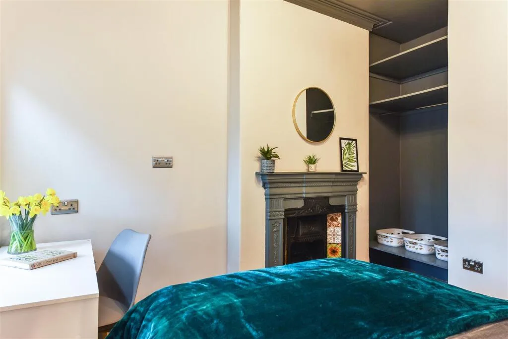 5 bedroom maisonette for rent