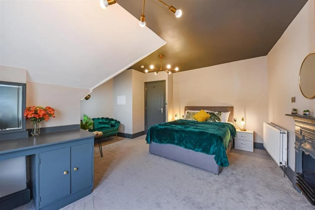 5 bedroom maisonette for rent
