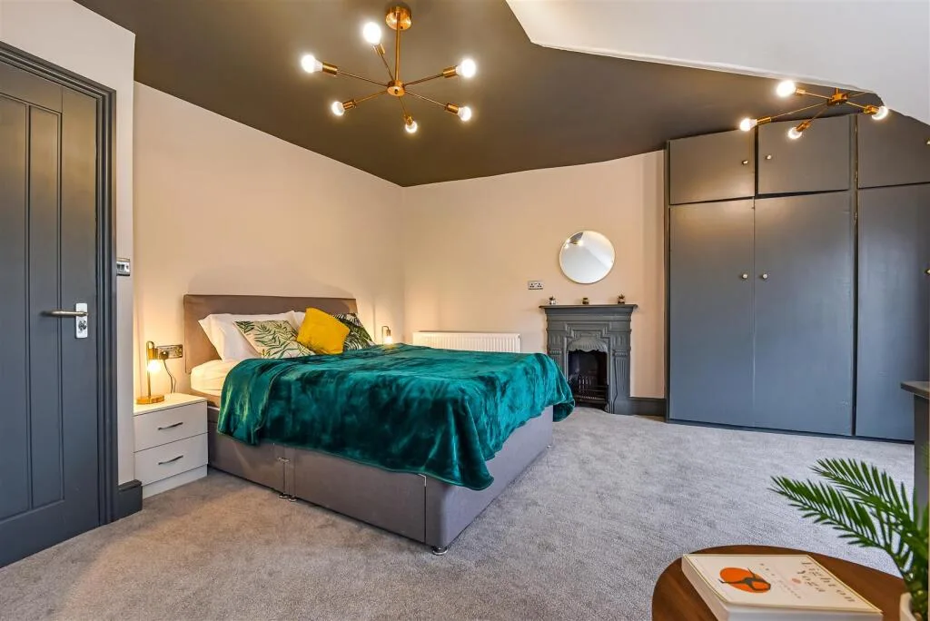 5 bedroom maisonette for rent