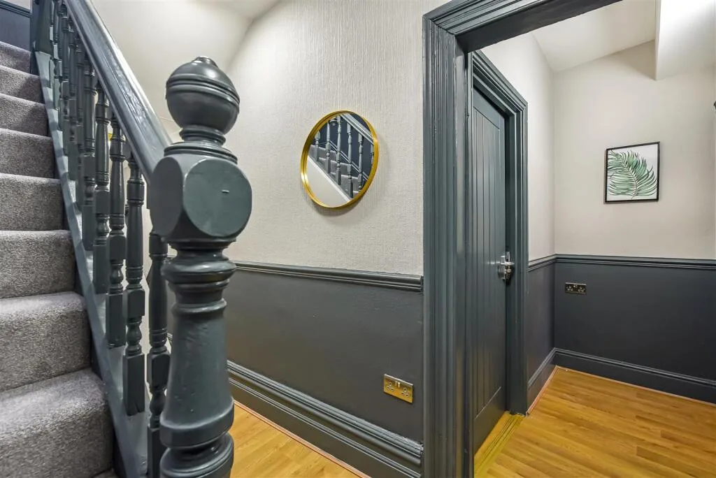 5 bedroom maisonette for rent