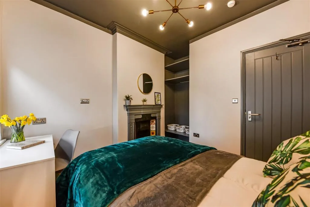 5 bedroom maisonette for rent