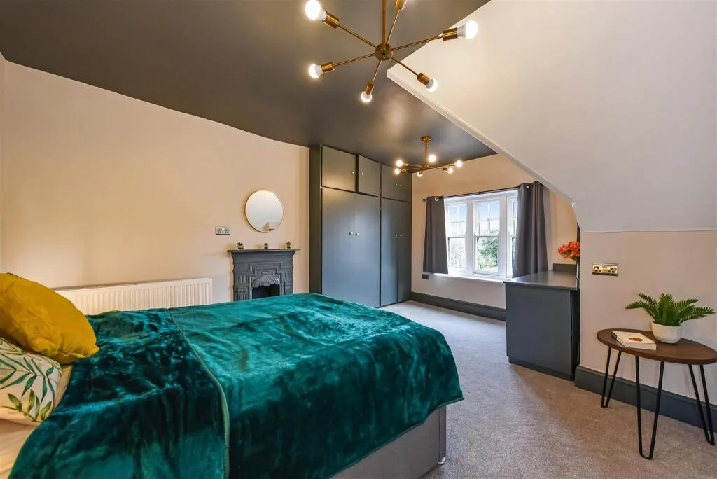5 bedroom maisonette for rent