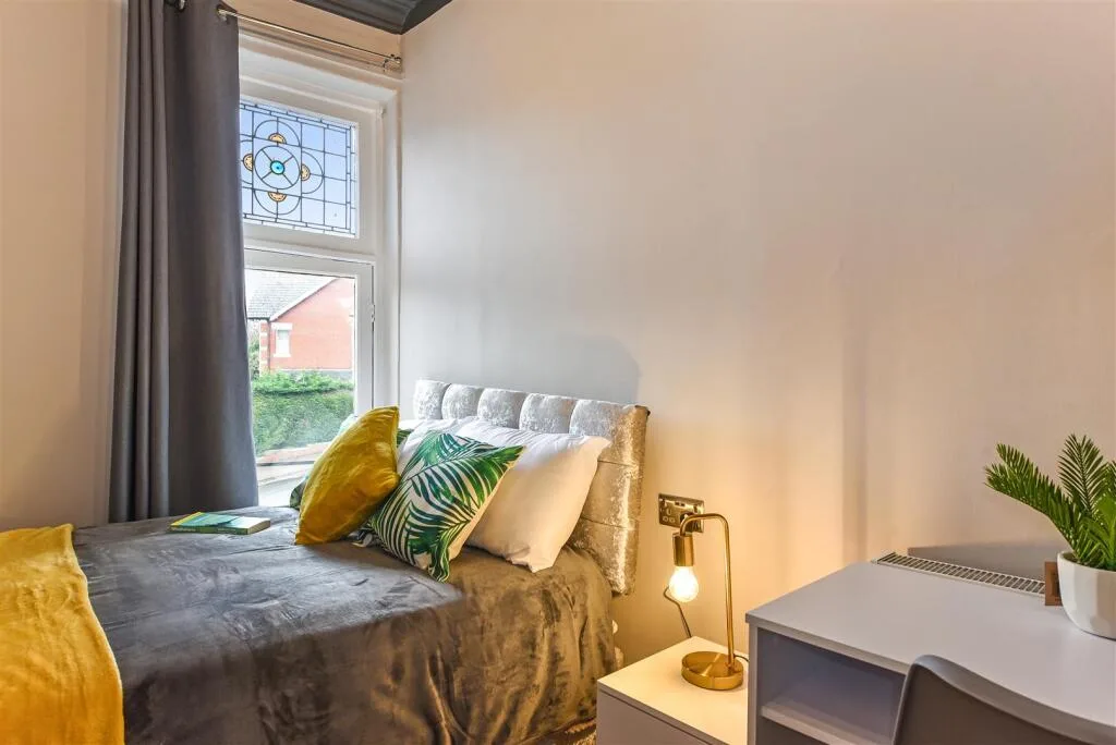 5 bedroom maisonette for rent