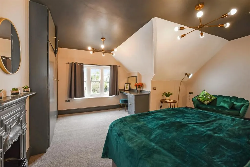 5 bedroom maisonette for rent