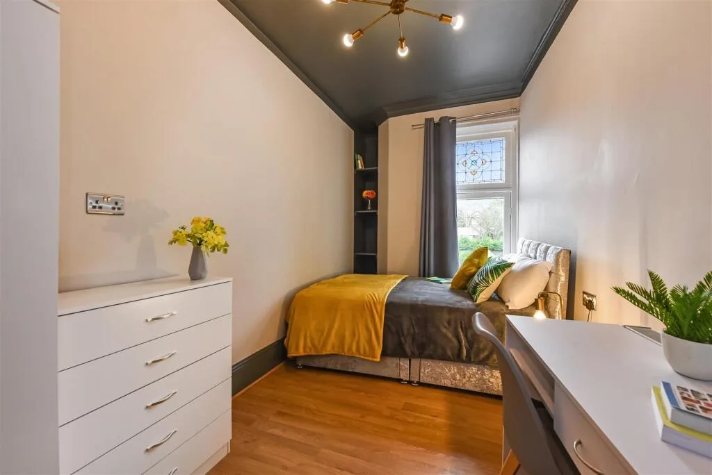 5 bedroom maisonette for rent