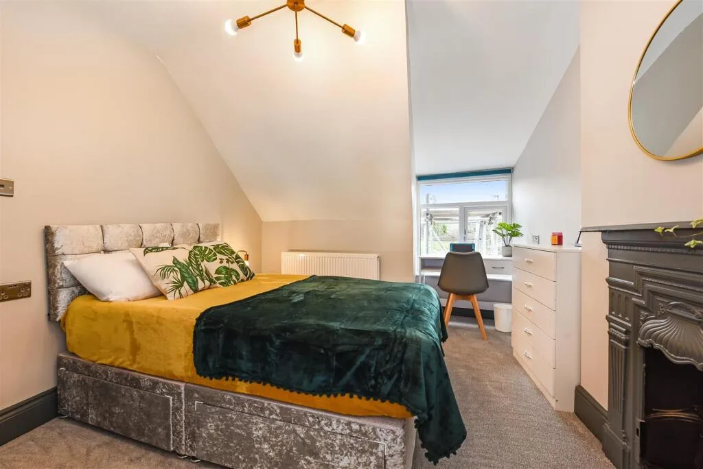 5 bedroom maisonette for rent
