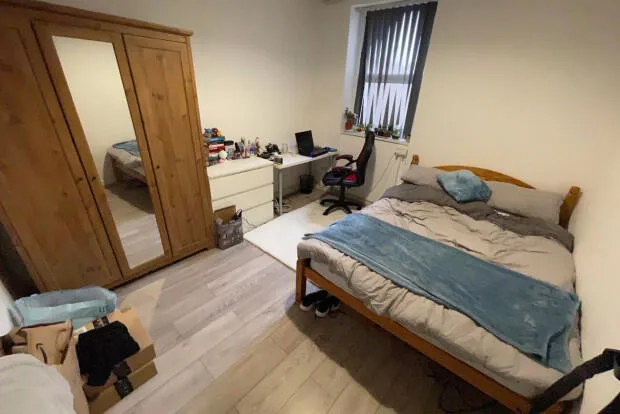 5 bedroom terraced house for rent