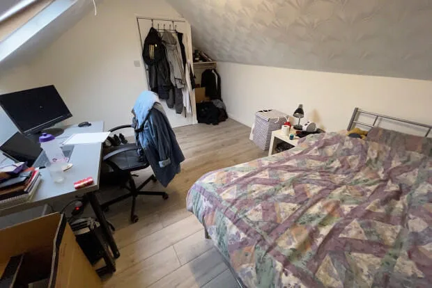 5 bedroom terraced house for rent