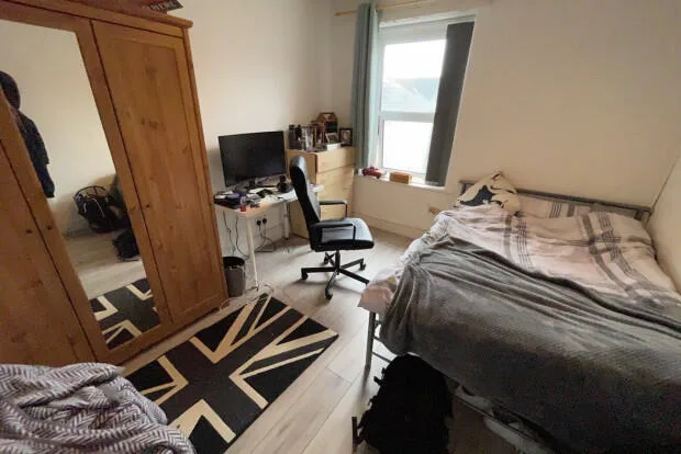 5 bedroom terraced house for rent