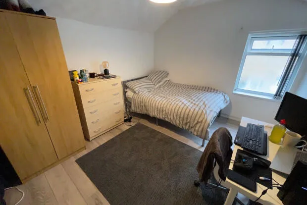 5 bedroom terraced house for rent