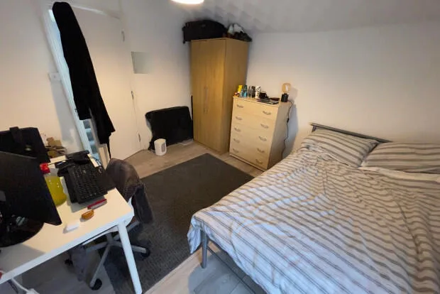 5 bedroom terraced house for rent
