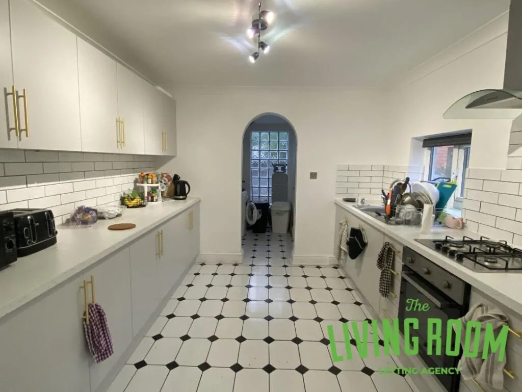 5 bedroom house for rent
