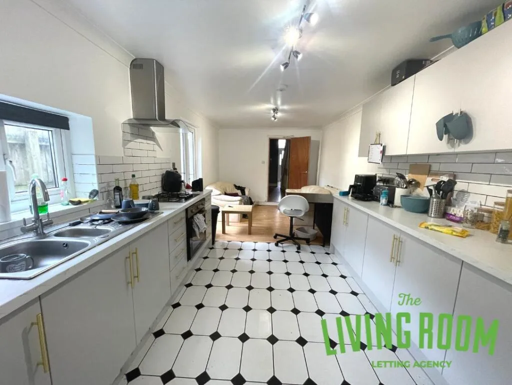 5 bedroom house for rent