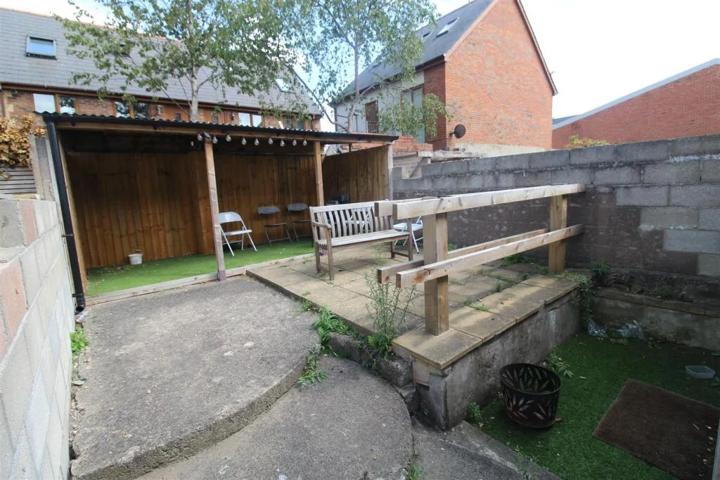 7 bedroom house for rent