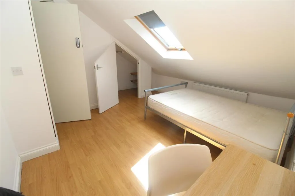 7 bedroom house for rent