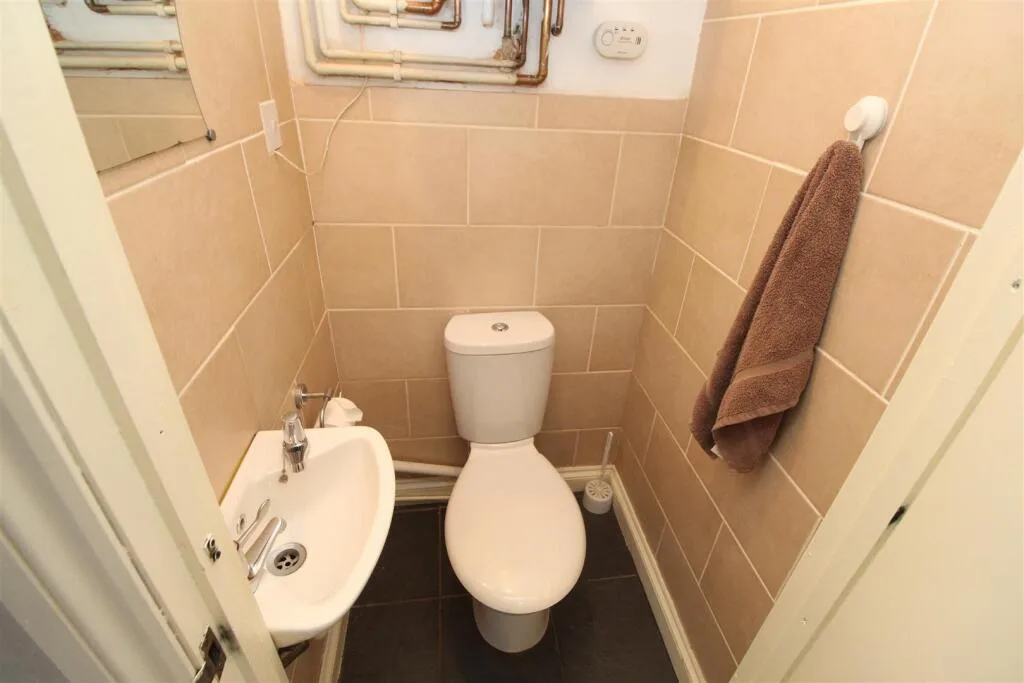 6 bedroom house for rent