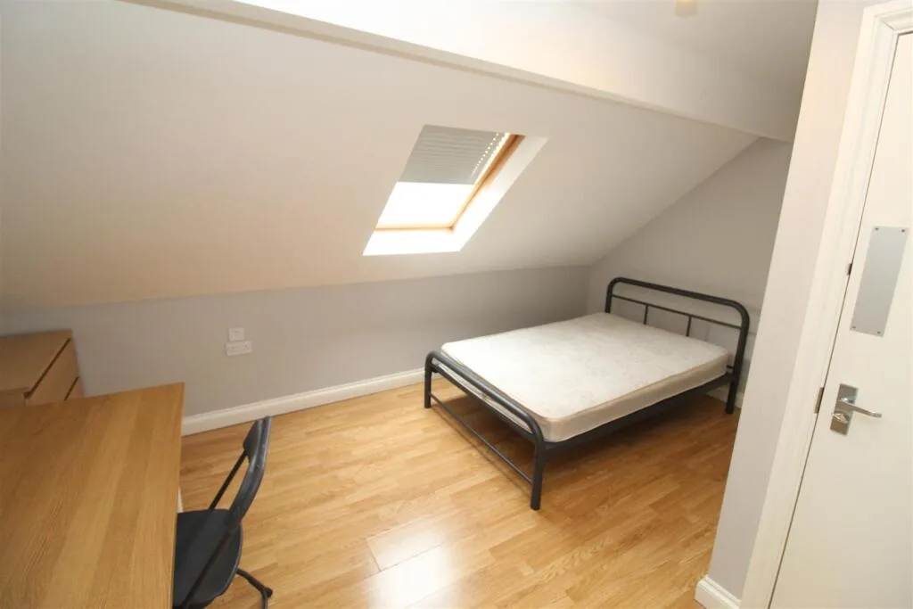 6 bedroom house for rent