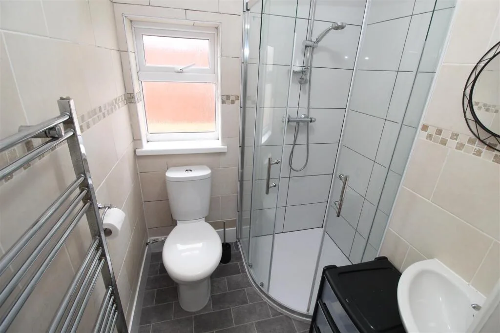 6 bedroom house for rent