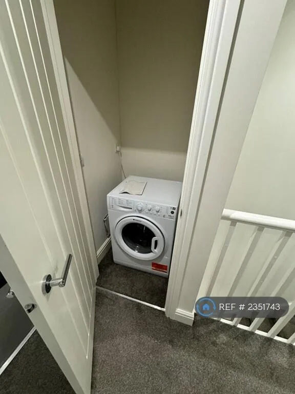 3 bedroom end of terrace house for rent