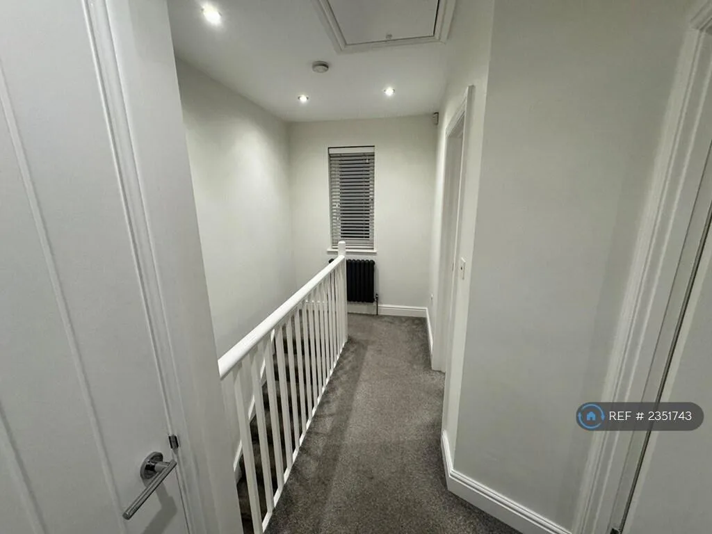 3 bedroom end of terrace house for rent