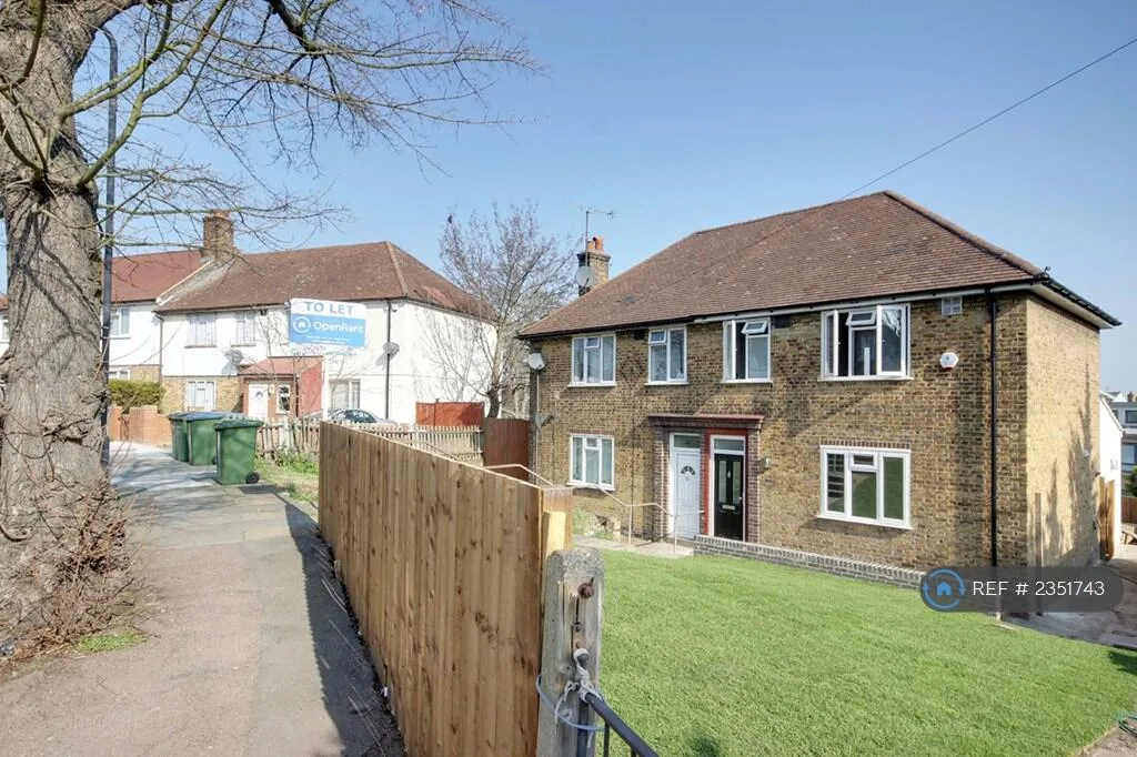 3 bedroom end of terrace house for rent