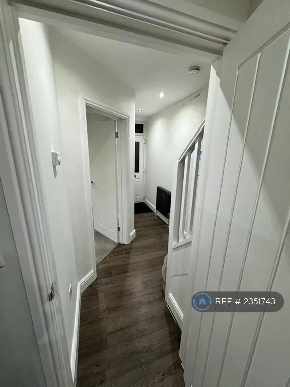 3 bedroom end of terrace house for rent