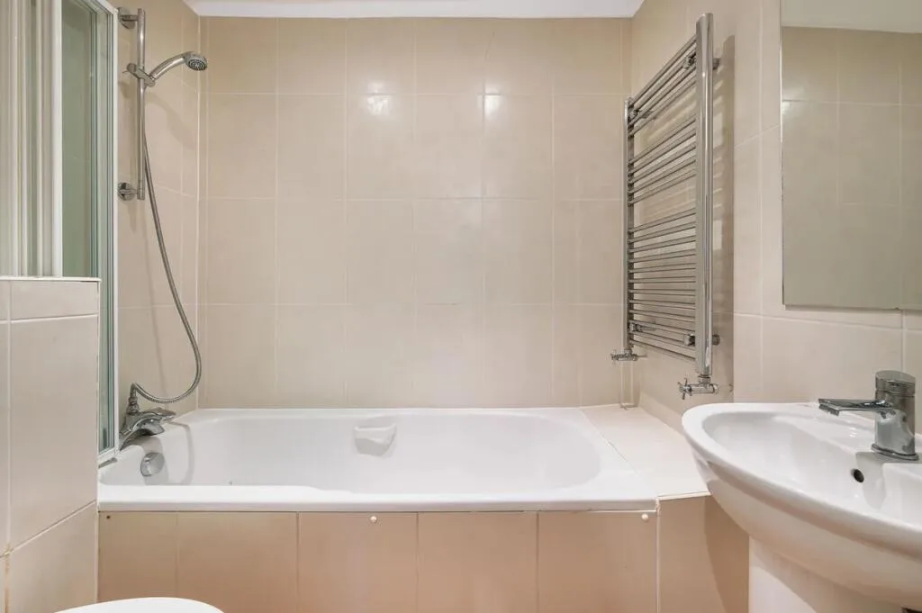 3 bedroom flat for rent