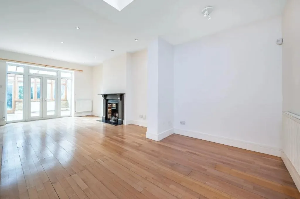 3 bedroom flat for rent
