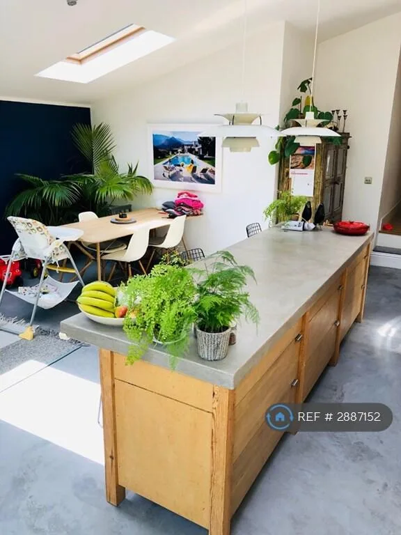 6 bedroom terraced house for rent
