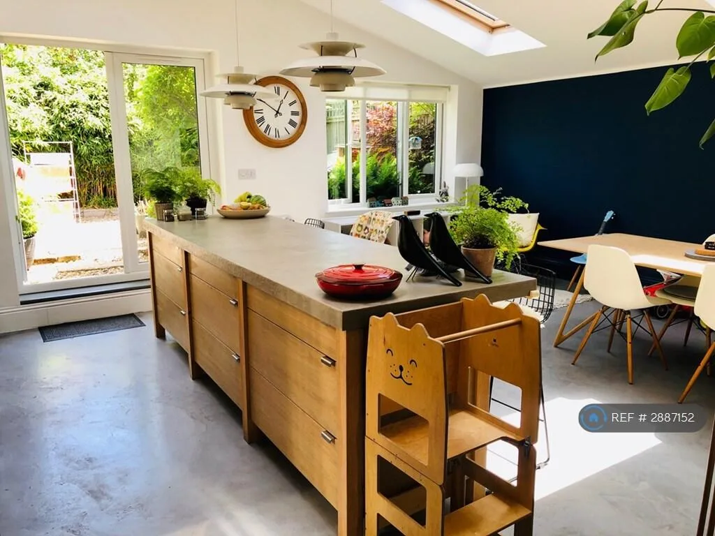 6 bedroom terraced house for rent