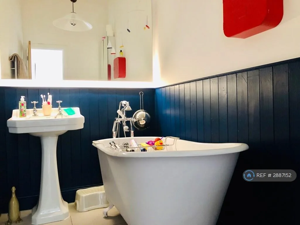 6 bedroom terraced house for rent