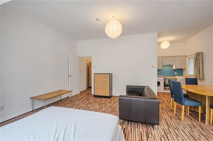 Studio flat for rent