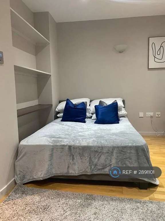 Studio flat for rent