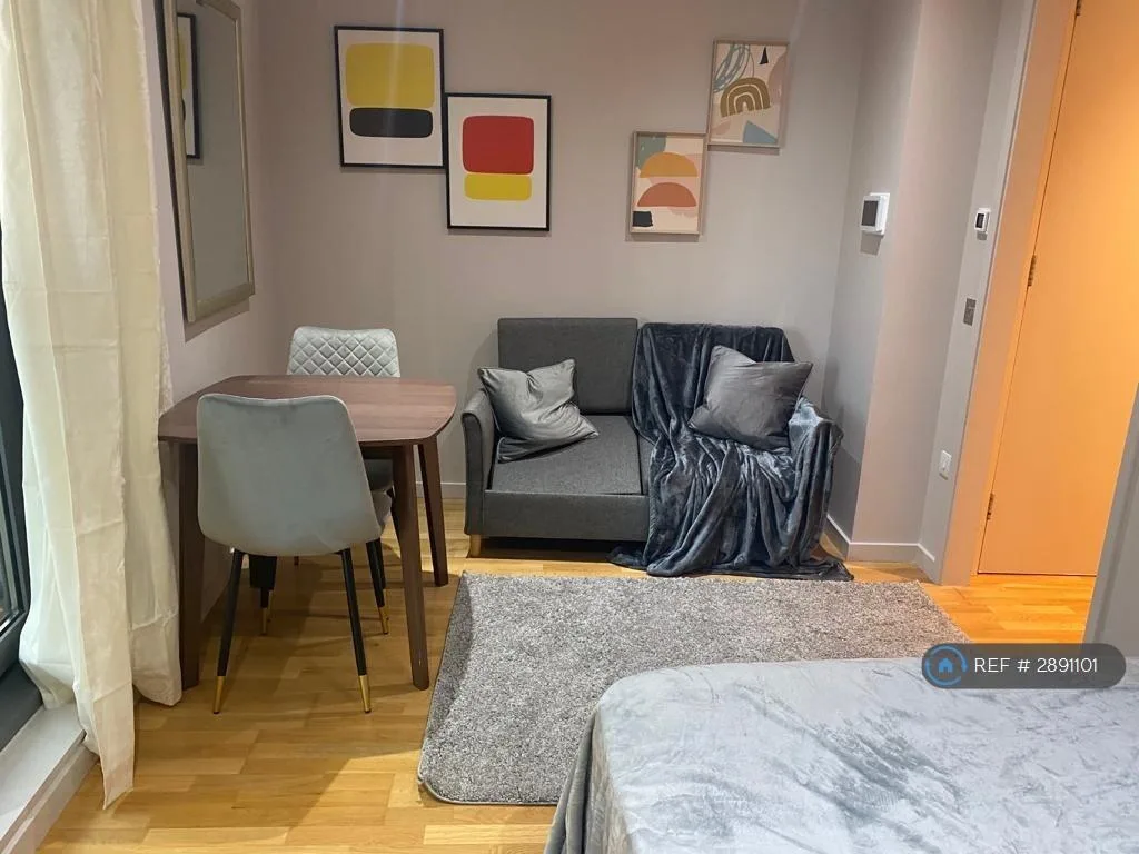 Studio flat for rent
