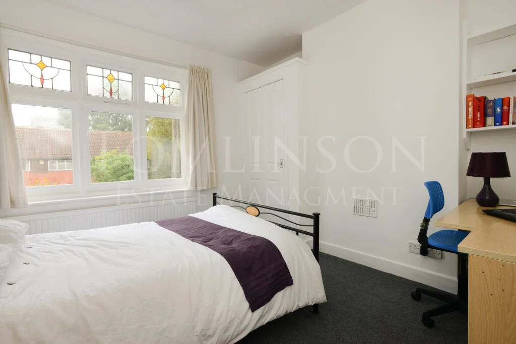 4 bedroom semi-detached house for rent