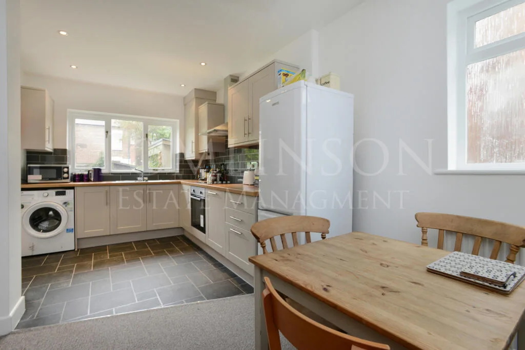 4 bedroom semi-detached house for rent