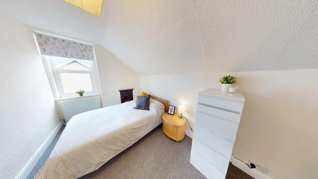 4 bedroom semi-detached house for rent