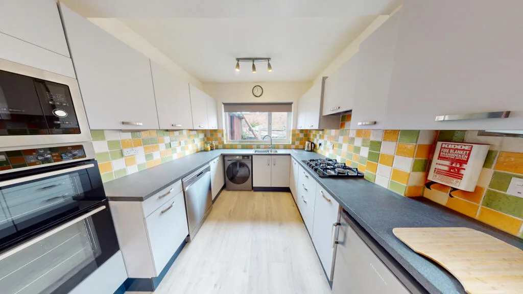 4 bedroom semi-detached house for rent