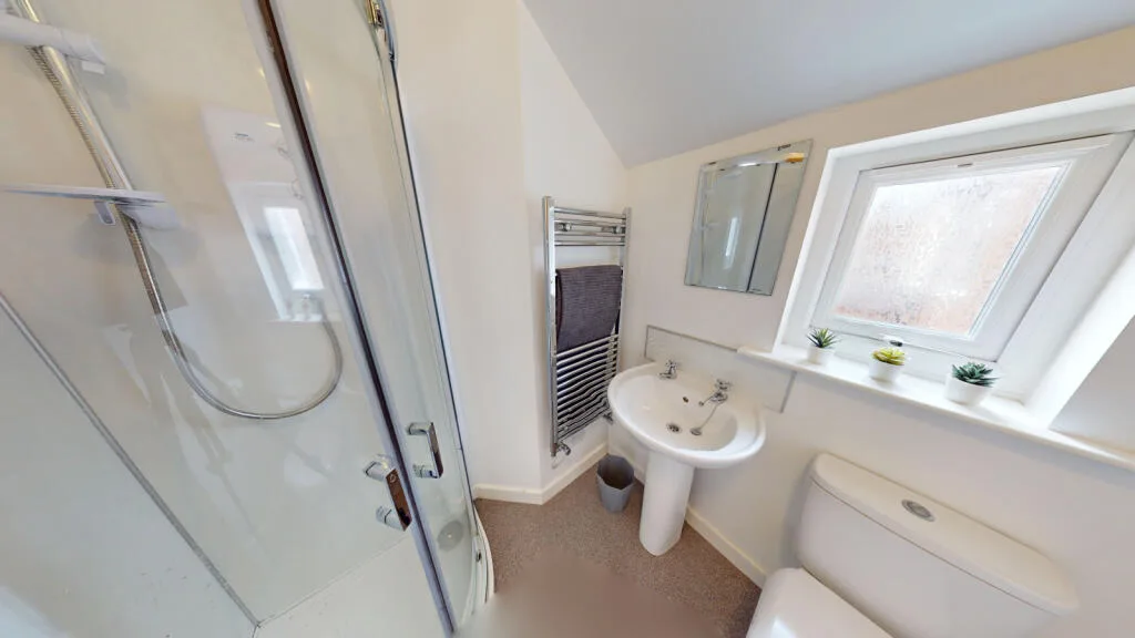4 bedroom semi-detached house for rent