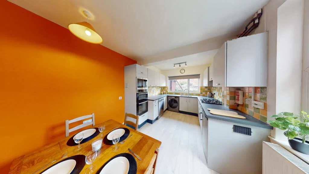 4 bedroom semi-detached house for rent