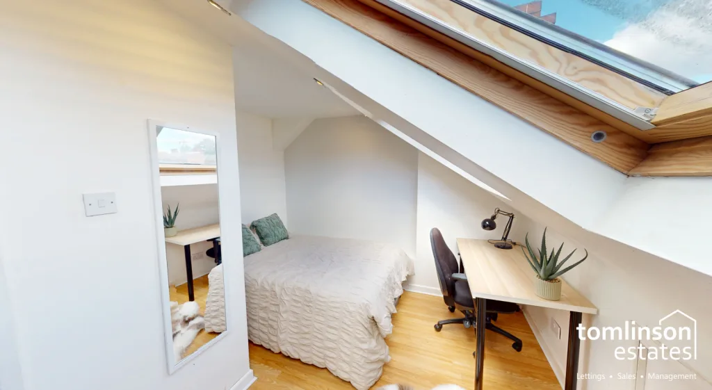 6 bedroom semi-detached house for rent