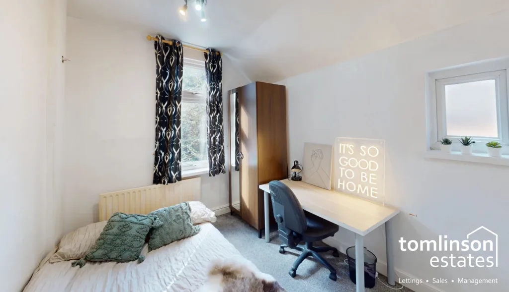 6 bedroom semi-detached house for rent