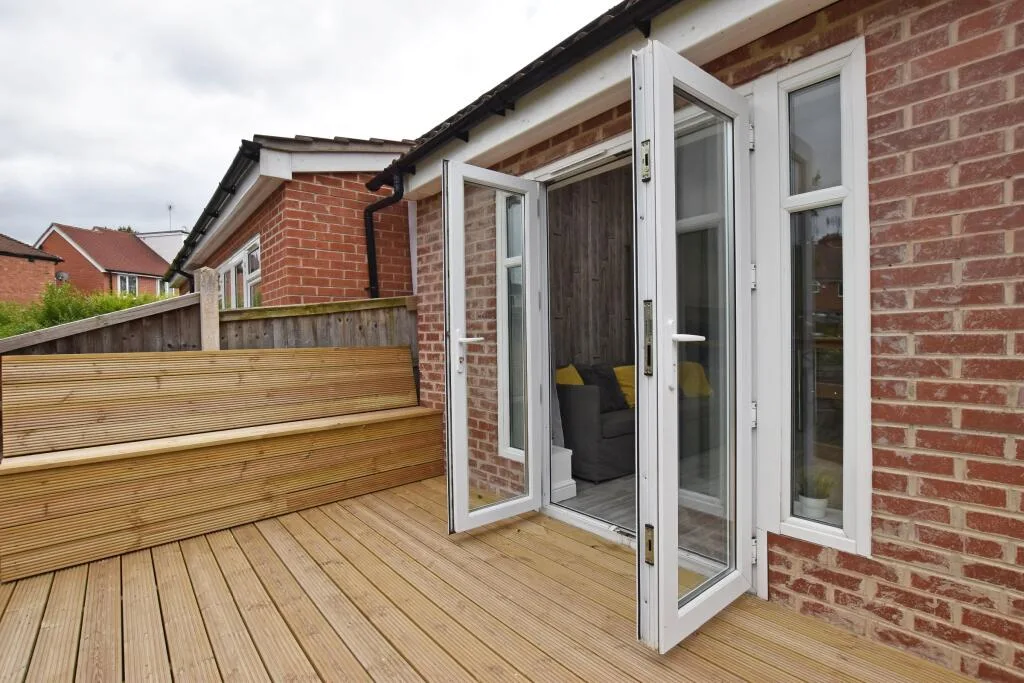 6 bedroom semi-detached house for rent