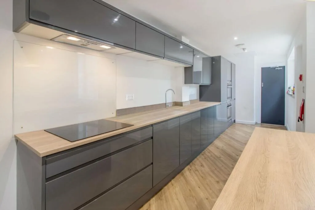 6 bedroom house of multiple occupation for rent