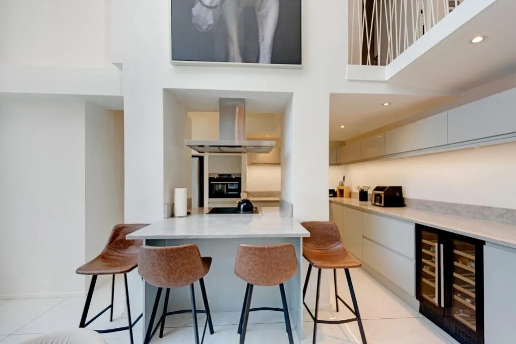 5 bedroom semi-detached house for rent