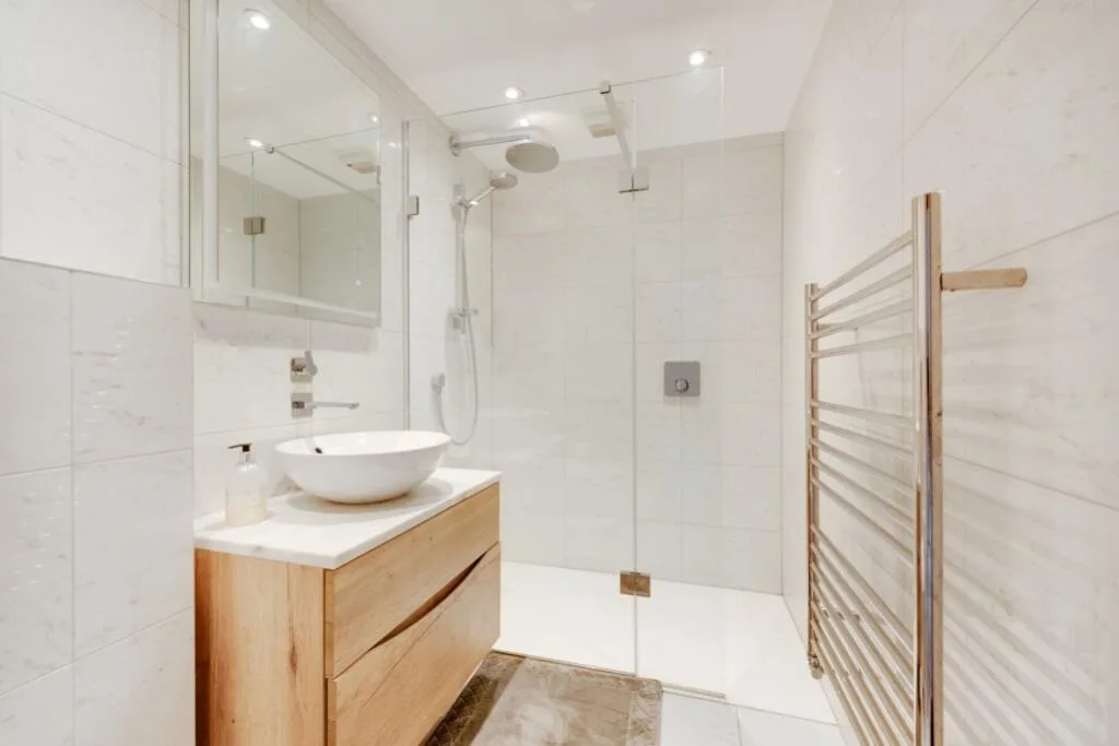 5 bedroom semi-detached house for rent