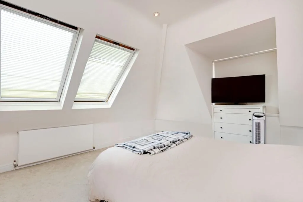 5 bedroom semi-detached house for rent